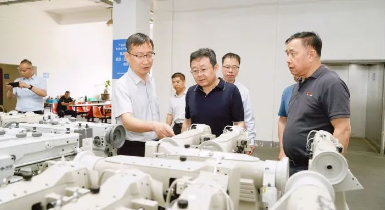 張立偉一行赴陜鼓章丘氣體、青島海發(fā)集團、上海臨港產(chǎn)業(yè)區(qū)等單位考察調(diào)研