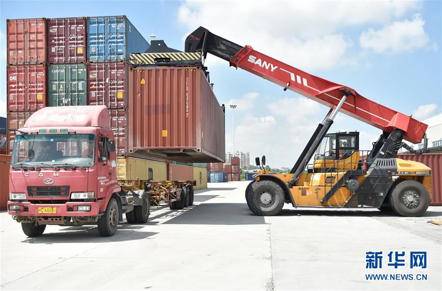 (新華全媒頭條·壯闊東方潮 奮進新時代——慶祝改革開放40年·圖文互動)(7)敢為天下先 愛拼才會贏——“晉江經(jīng)驗”啟示錄 (新華全媒頭條·壯闊東方潮 奮進新時代——慶祝改革開放40年·圖文互動)(7)敢為天下先 愛拼才會贏——“晉江經(jīng)驗”啟示錄